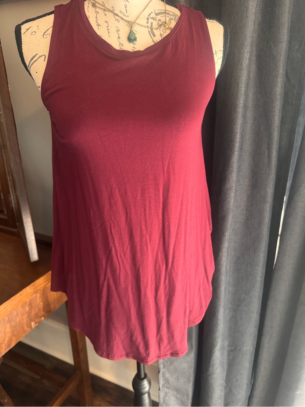 Old Navy Maroon Scoop Neck Tank Top NWT